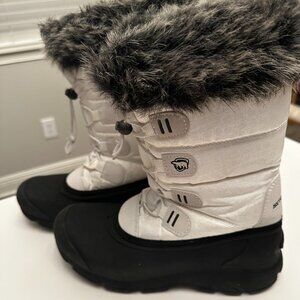 Arctic Shield Winter Women's Boots with Faux Fur Trim -Preowned Size 7